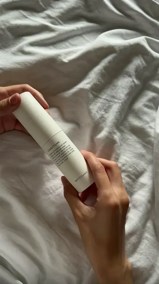 A vertical video in the feed on an iPhone